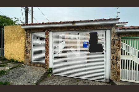 Casa à venda com 183m², 3 quartos e 6 vagas Casa à venda com 183m², 3 quartos e 6 vagasFachada