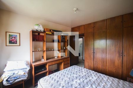 Casa para alugar com 450m², 4 quartos e 5 vagas Casa para alugar com 450m², 4 quartos e 5 vagasQuarto 1