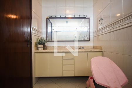 Casa para alugar com 450m², 4 quartos e 5 vagas Casa para alugar com 450m², 4 quartos e 5 vagasBanheiro Suíte 1