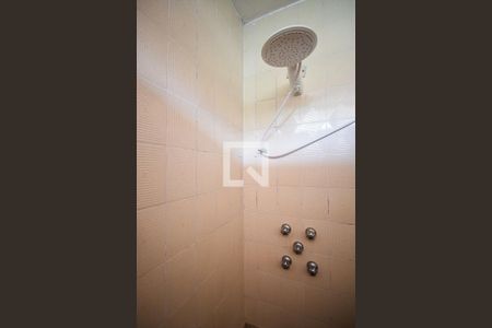 Casa para alugar com 450m², 4 quartos e 5 vagas Casa para alugar com 450m², 4 quartos e 5 vagasChuveiro do Banheiro da Suíte 2