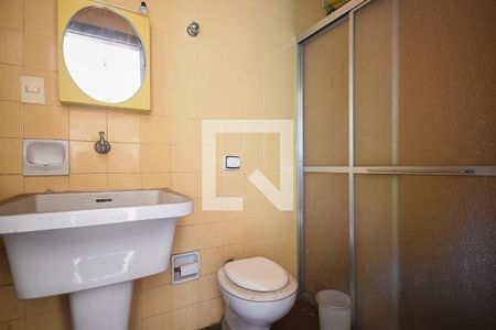 Casa para alugar com 450m², 4 quartos e 5 vagas Casa para alugar com 450m², 4 quartos e 5 vagasBanheiro de Serviço