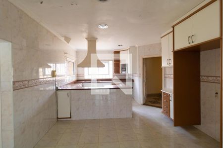 Casa à venda com 331m², 4 quartos e 3 vagas Casa à venda com 331m², 4 quartos e 3 vagasCozinha