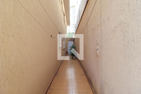 Casa à venda com 189m², 3 quartos e 2 vagasCorredor Lateral