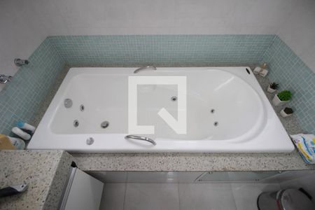 Casa à venda com 320m², 3 quartos e 4 vagasBanheiro da Suite