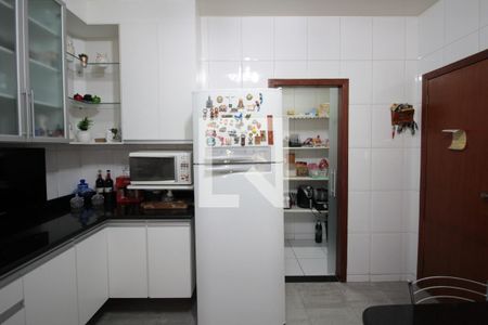 Casa à venda com 320m², 3 quartos e 4 vagasCozinha
