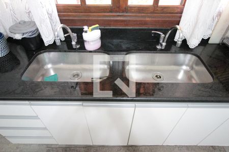 Casa à venda com 320m², 3 quartos e 4 vagasCozinha