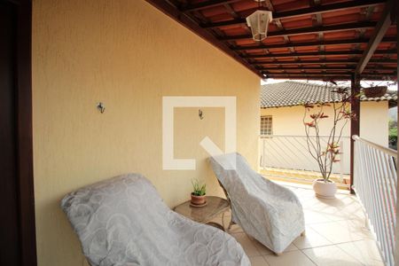 Casa à venda com 320m², 3 quartos e 4 vagasVaranda