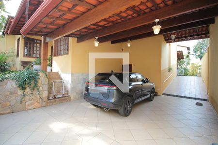 Casa à venda com 320m², 3 quartos e 4 vagasGaragem