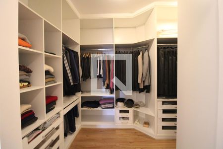 Apartamento à venda com 411m², 4 quartos e 3 vagasCloset