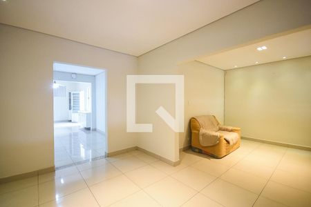 Sala de casa para alugar com 4 quartos, 200m² em Jardim Monte Alegre, Taboão da Serra