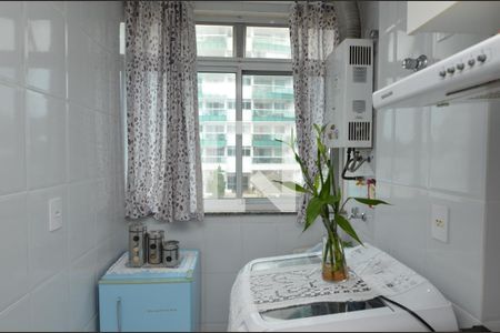 Apartamento à venda com 72m², 2 quartos e 3 vagas Apartamento à venda com 72m², 2 quartos e 3 vagasCozinha e Área de Serviço