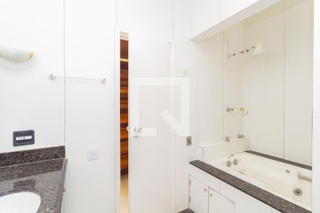 Apartamento à venda com 248m², 4 quartos e 1 vaga Apartamento à venda com 248m², 4 quartos e 1 vagaBanheiro