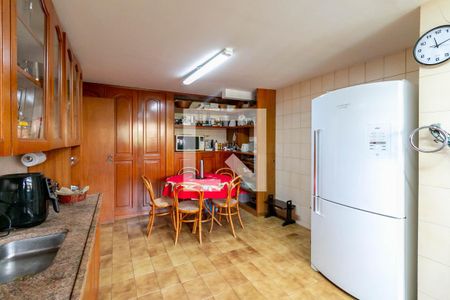 Apartamento à venda com 250m², 4 quartos e 2 vagasCozinha e Área de Serviço