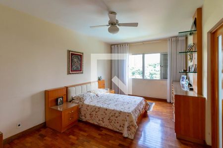 Apartamento à venda com 250m², 4 quartos e 2 vagasQuarto Suíte