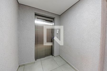 Apartamento à venda com 42m², 2 quartos e 1 vaga Apartamento à venda com 42m², 2 quartos e 1 vagaElevador