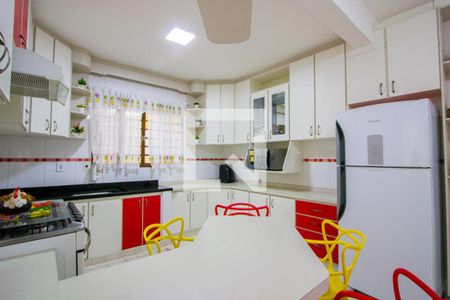 Casa à venda com 165m², 3 quartos e 2 vagasCozinha