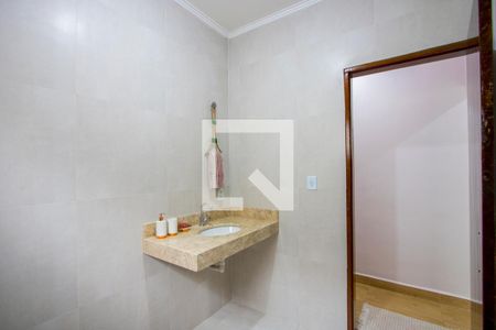 Casa à venda com 165m², 3 quartos e 2 vagasBanheiro social 1