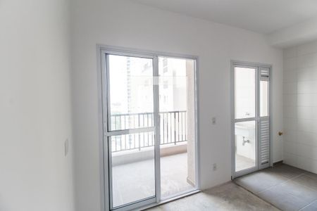 Sala de TV de apartamento à venda com 2 quartos, 52m² em Alphaville Empresarial, Barueri