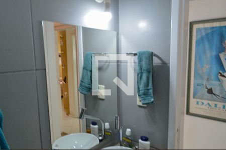 Casa de condomínio à venda com 107m², 3 quartos e 2 vagasBanheiro