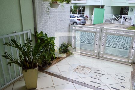 Casa de condomínio à venda com 107m², 3 quartos e 2 vagasJardim 