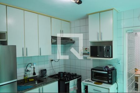 Casa de condomínio à venda com 107m², 3 quartos e 2 vagasCozinha 