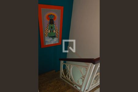 Casa de condomínio à venda com 107m², 3 quartos e 2 vagasEscada