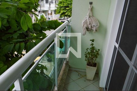 Casa de condomínio à venda com 107m², 3 quartos e 2 vagasVaranda do Quarto 1