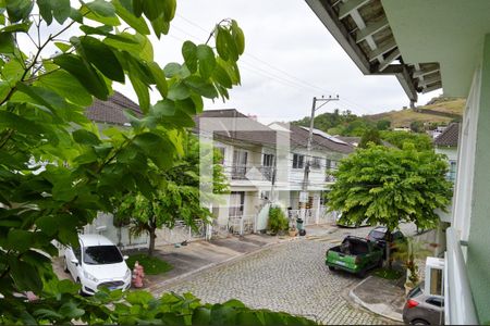 Casa de condomínio à venda com 107m², 3 quartos e 2 vagasVista da Varanda 