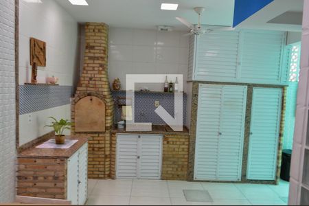 Casa de condomínio à venda com 107m², 3 quartos e 2 vagasÁrea Gourmet 