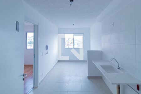 C de apartamento para alugar com 1 quarto, 27m² em Jardim Itacolomi, São Paulo