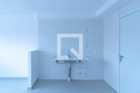 Cozinha de apartamento para alugar com 1 quarto, 27m² em Jardim Itacolomi, São Paulo