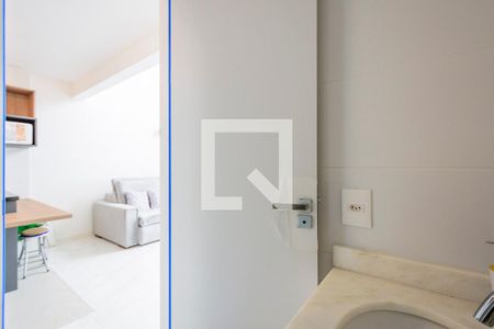 Lavabo de apartamento para alugar com 1 quarto, 45m² em Azenha, Porto Alegre