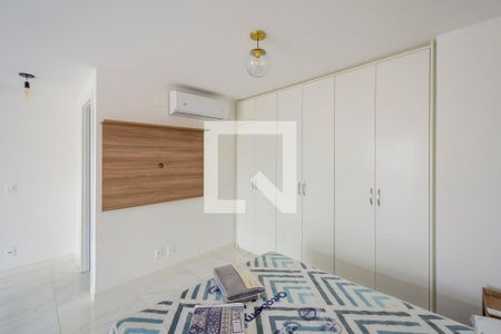 Quarto de apartamento para alugar com 1 quarto, 45m² em Azenha, Porto Alegre