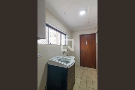 Apartamento à venda com 134m², 4 quartos e 2 vagas Apartamento à venda com 134m², 4 quartos e 2 vagasÁrea de Serviço