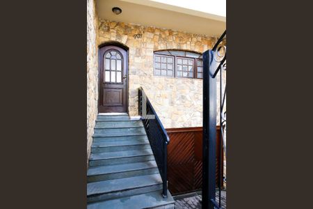 Casa à venda com 360m², 3 quartos e 6 vagas Casa à venda com 360m², 3 quartos e 6 vagasEntrada