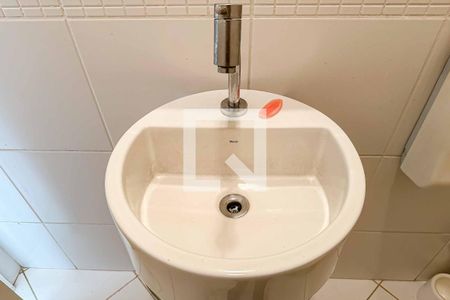 Casa à venda com 700m², 8 quartos e 2 vagasLavabo da Área de Serviço