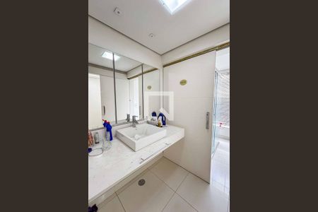 Casa à venda com 700m², 8 quartos e 2 vagasBanheiro 2