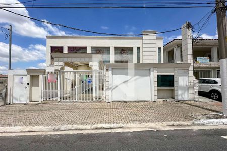 Casa à venda com 700m², 8 quartos e 2 vagasFachada