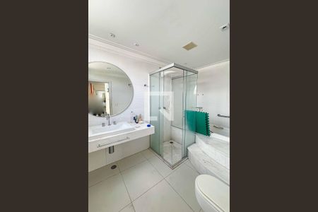 Casa à venda com 700m², 8 quartos e 2 vagasBanheiro da Suíte