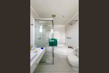 Casa à venda com 700m², 8 quartos e 2 vagasBanheiro da Suíte