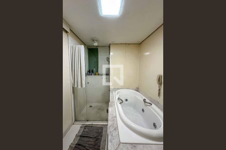 Casa à venda com 700m², 8 quartos e 2 vagasBanheiro 1