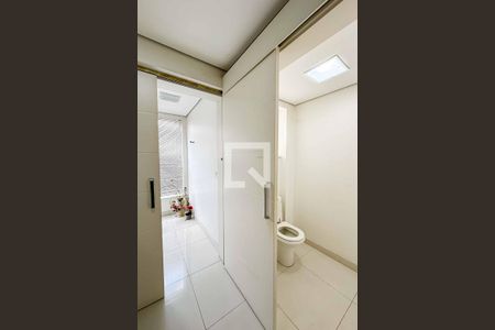 Casa à venda com 700m², 8 quartos e 2 vagasBanheiro 2