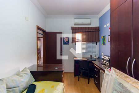 Casa à venda com 215m², 3 quartos e 5 vagas Casa à venda com 215m², 3 quartos e 5 vagasQuarto 2