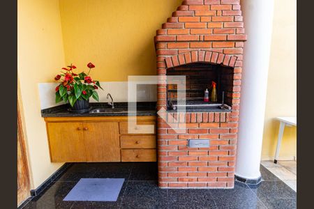 Casa à venda com 300m², 4 quartos e 3 vagas Casa à venda com 300m², 4 quartos e 3 vagasPiscina e Churrasqueira