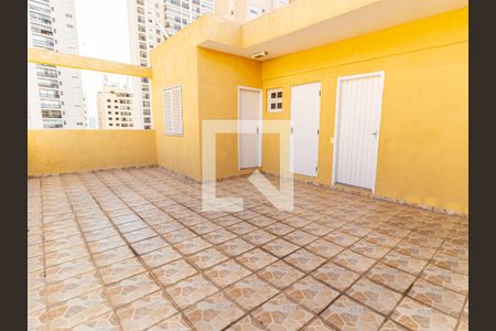 Casa à venda com 300m², 4 quartos e 3 vagas Casa à venda com 300m², 4 quartos e 3 vagasTerraço