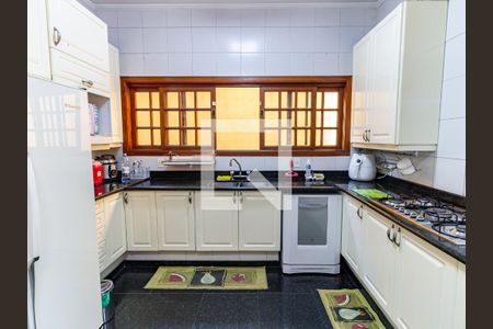 Casa à venda com 300m², 4 quartos e 3 vagas Casa à venda com 300m², 4 quartos e 3 vagasCozinha