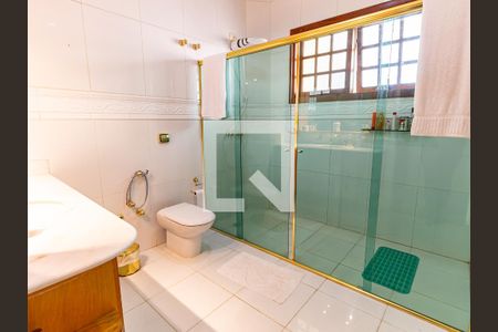 Casa à venda com 300m², 4 quartos e 3 vagas Casa à venda com 300m², 4 quartos e 3 vagasBanheiro da Suíte 3