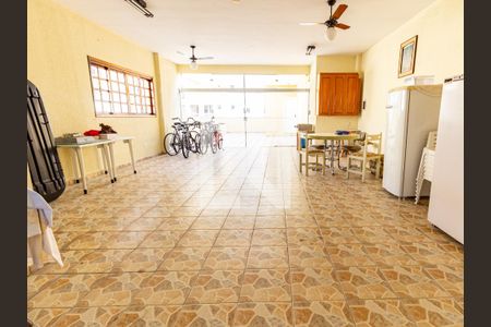 Casa à venda com 300m², 4 quartos e 3 vagas Casa à venda com 300m², 4 quartos e 3 vagasTerraço