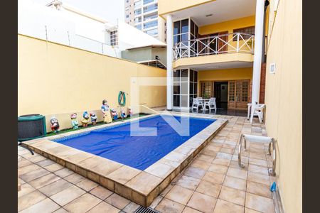 Casa à venda com 300m², 4 quartos e 3 vagas Casa à venda com 300m², 4 quartos e 3 vagasPiscina e Churrasqueira