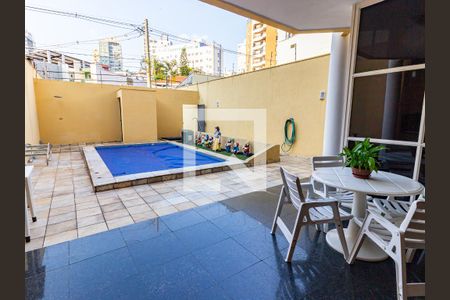 Casa à venda com 300m², 4 quartos e 3 vagas Casa à venda com 300m², 4 quartos e 3 vagasPiscina e Churrasqueira